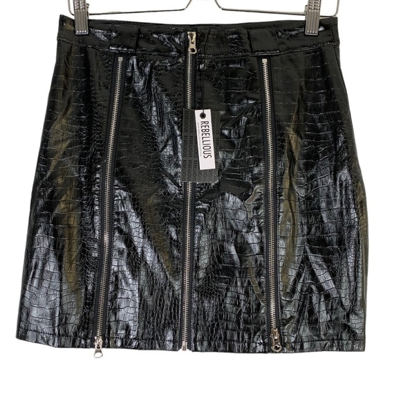 Rebellious Faux Leather Mini Skirt Size 6 NWT - Picture 4 of 6